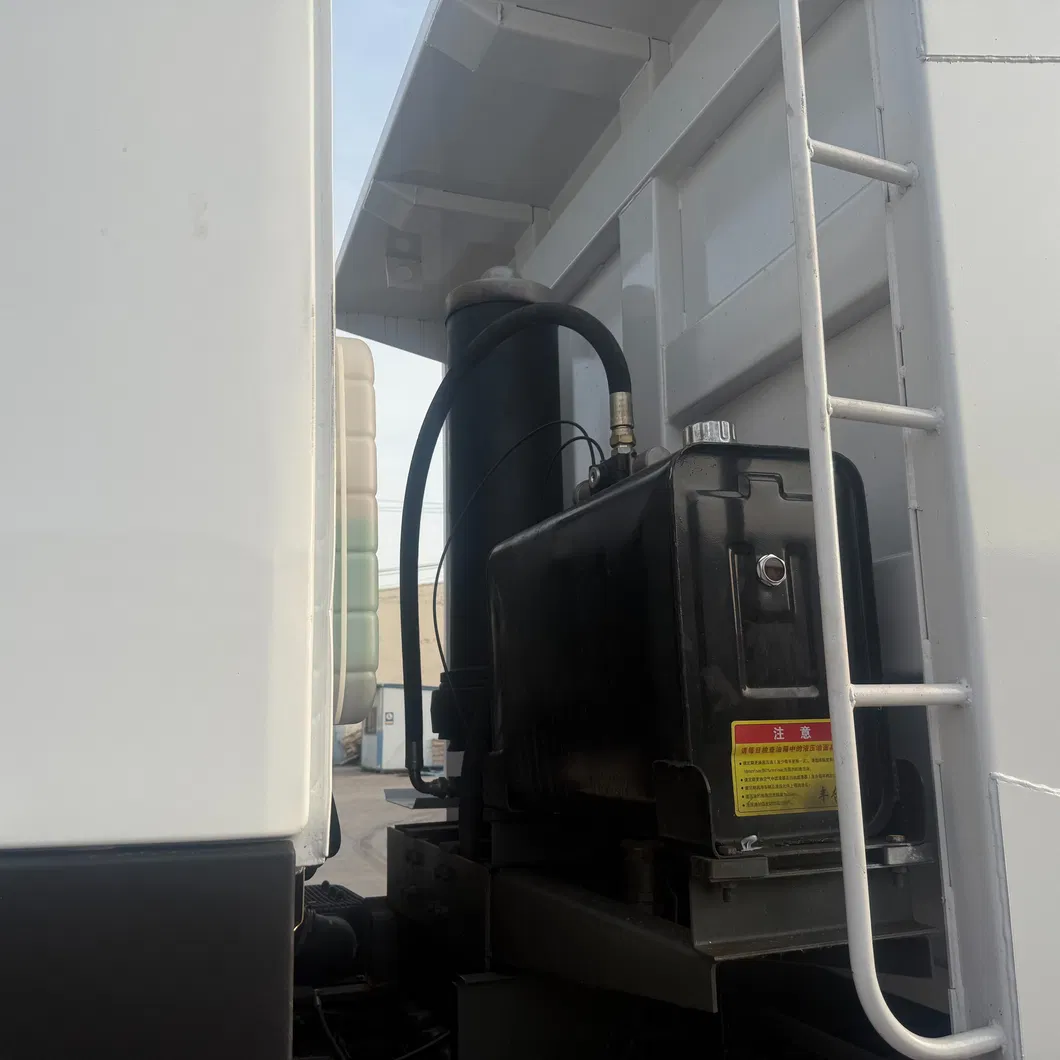 China National Heavy Duty Truck HOWO6X4 Left-Hand Drive HP371 Dump Truck