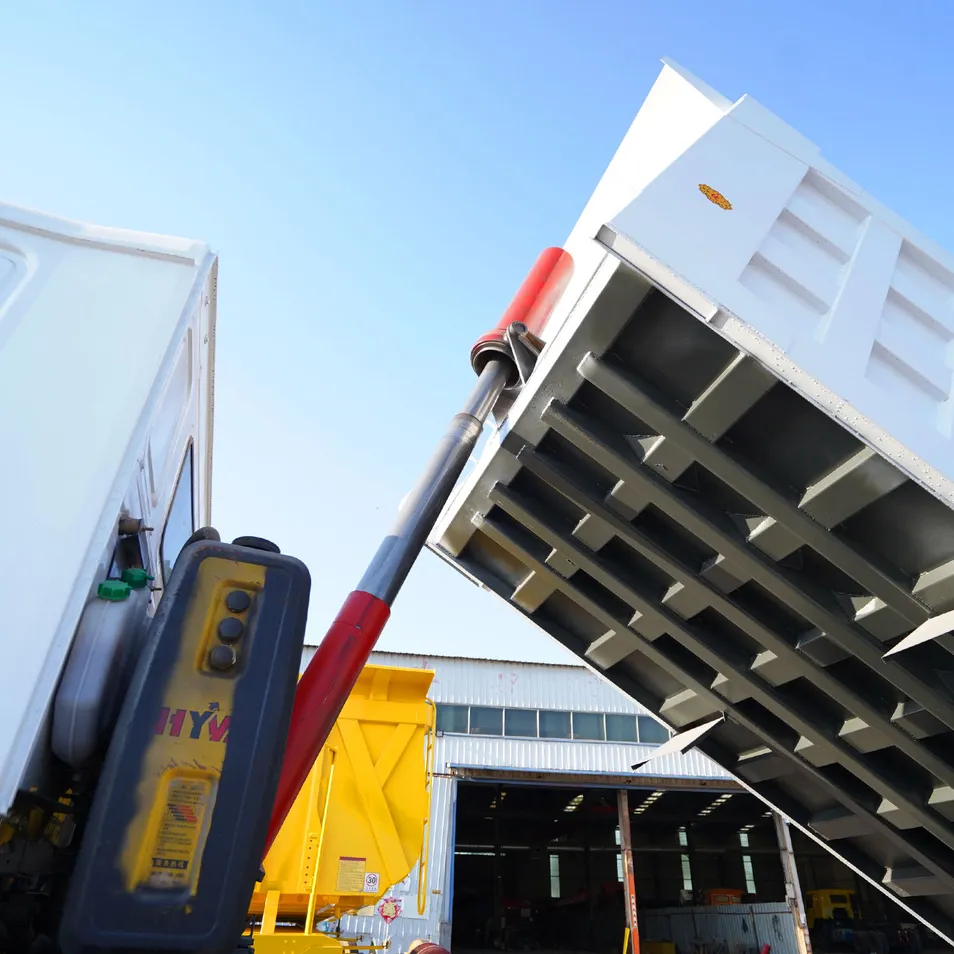 High Performance HOWO 6X4 371HP Dump Truck for Road Transport