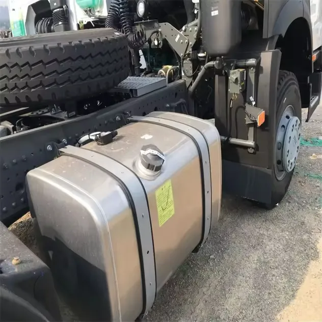 Heavy Duty 6X4 Prime Mover 375HP Tractor Truck for Trailer Transport